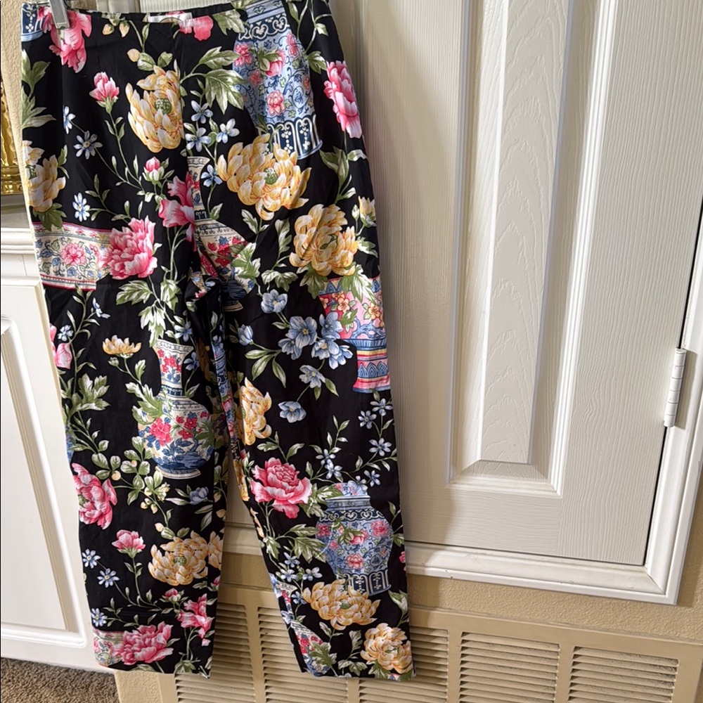Talbots Chinese Floral and poterry  Print Black Pants vibrant colors size 6